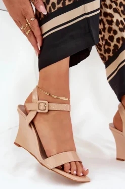 Lakierowane Sandały Damskie Na Koturnie Nude Vliraya