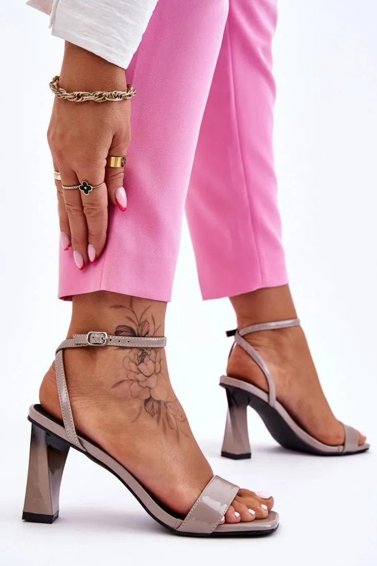 Lakierowane Sandały Na Obcasie Szare Owen