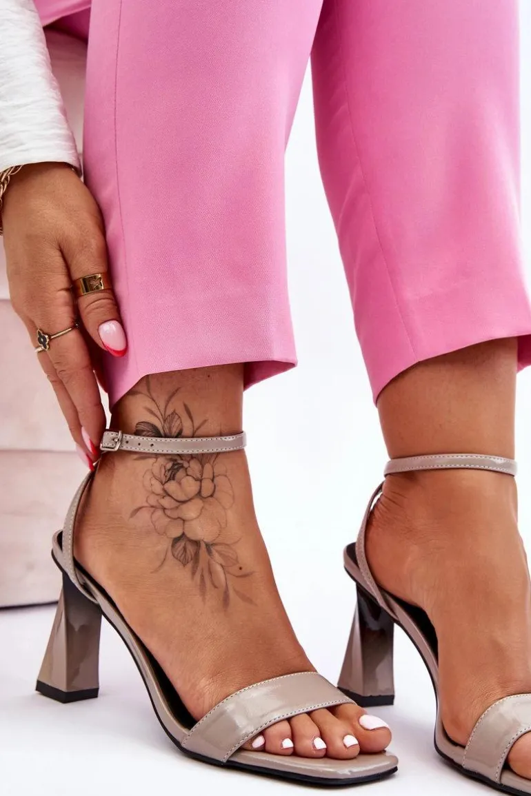 Lakierowane Sandały Na Obcasie Szare Owen