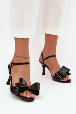 Lakierowane Sandały Na Szpilce Z Kokardą Czarne Noliva