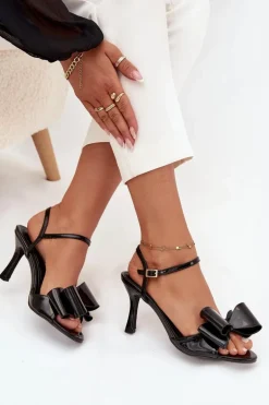 Lakierowane Sandały Na Szpilce Z Kokardą Czarne Noliva