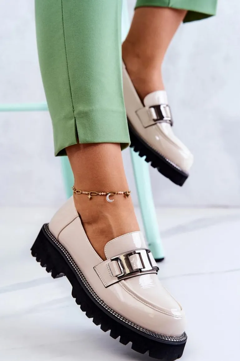 Lakierowane Skórzane Półbuty Jasnobeżowe Corine