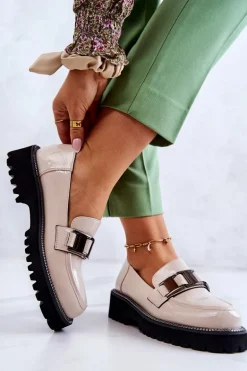 Lakierowane Skórzane Półbuty Jasnobeżowe Corine