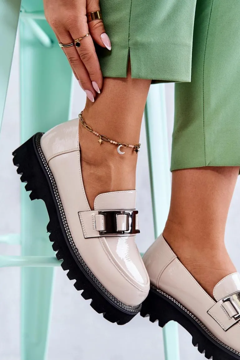 Lakierowane Skórzane Półbuty Jasnobeżowe Corine