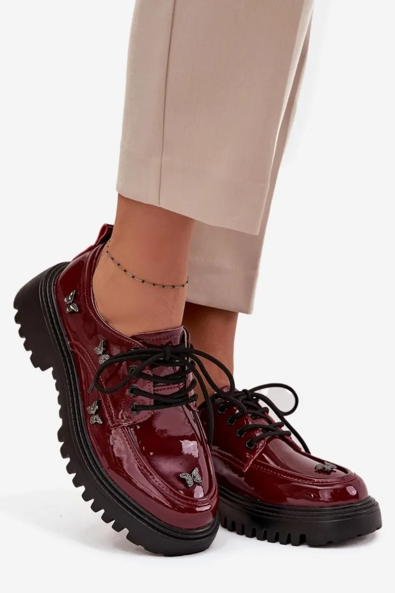 Lakierowane Skórzane Półbuty Damskie Z Przypinkami Artiker 57C0336 Bordowe