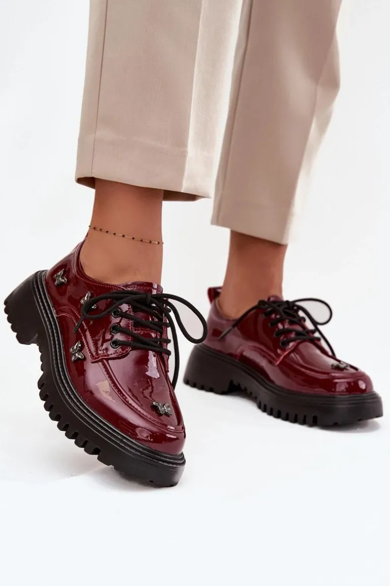 Lakierowane Skórzane Półbuty Damskie Z Przypinkami Artiker 57C0336 Bordowe