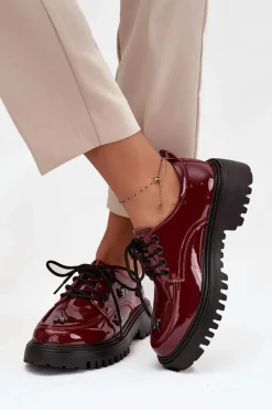 Lakierowane Skórzane Półbuty Damskie Z Przypinkami Artiker 57C0336 Bordowe