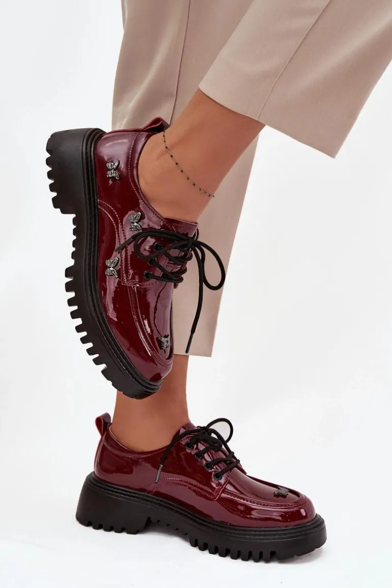 Lakierowane Skórzane Półbuty Damskie Z Przypinkami Artiker 57C0336 Bordowe