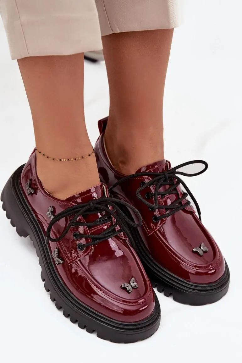Lakierowane Skórzane Półbuty Damskie Z Przypinkami Artiker 57C0336 Bordowe