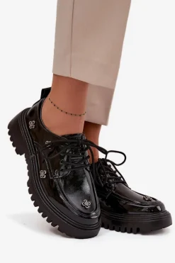 Lakierowane Skórzane Półbuty Damskie Z Przypinkami Artiker 57C0333 Czarne