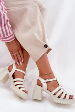 Lakierowane Skórzane Sandały Damskie Na Słupku Vinceza 66621 Jasnobeżowe