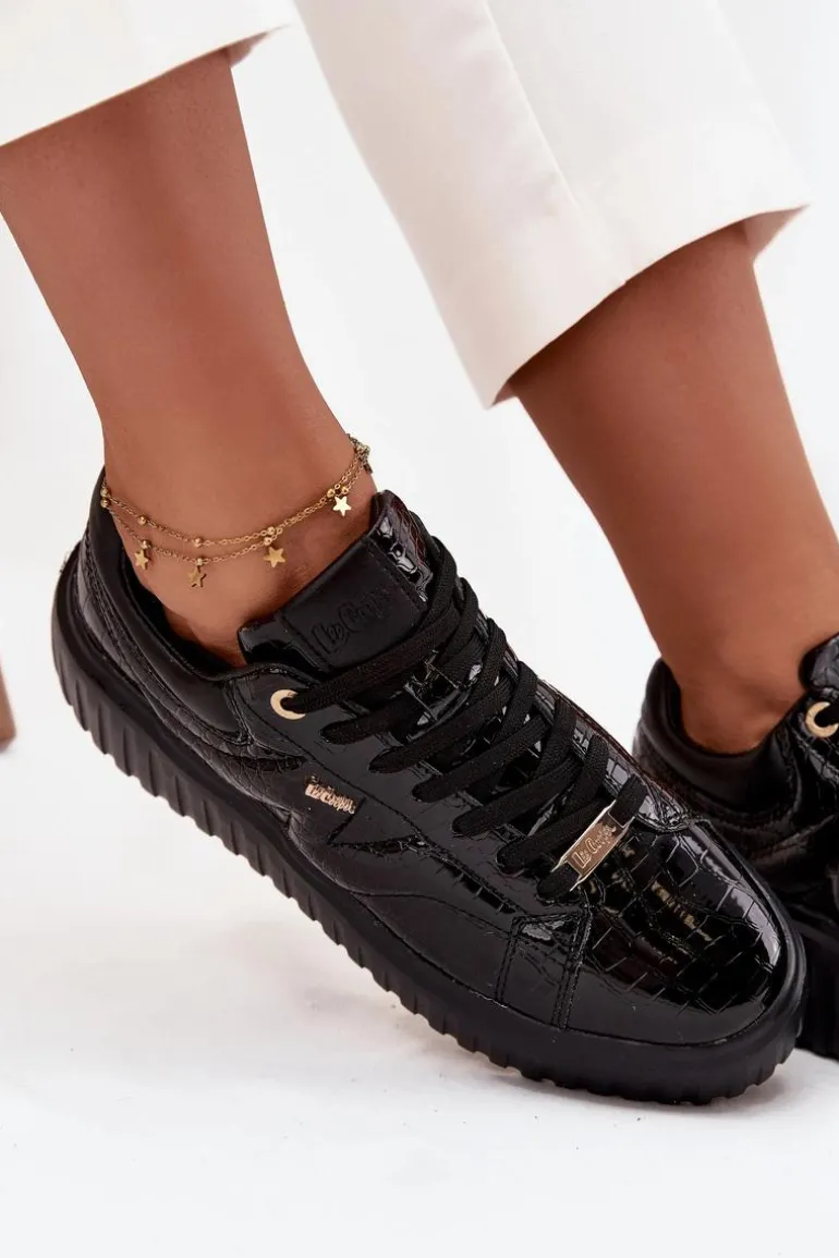 Lakierowane Sneakersy Damskie Na Platformie Lee Cooper LCJ-25-09-3870 Czarne