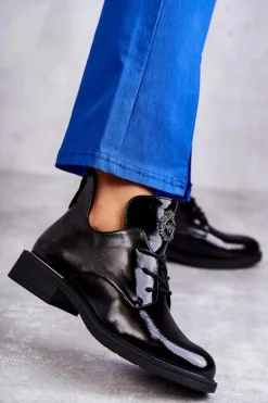 Lakierowane Sznurowane Botki Z Wycięciami Czarne Fabiana