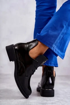 Lakierowane Sznurowane Botki Z Wycięciami Czarne Fabiana