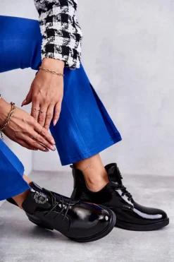 Lakierowane Sznurowane Botki Z Wycięciami Czarne Fabiana