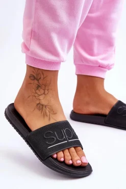 Lekkie Damskie Klapki Z Napisem Czarne Merry