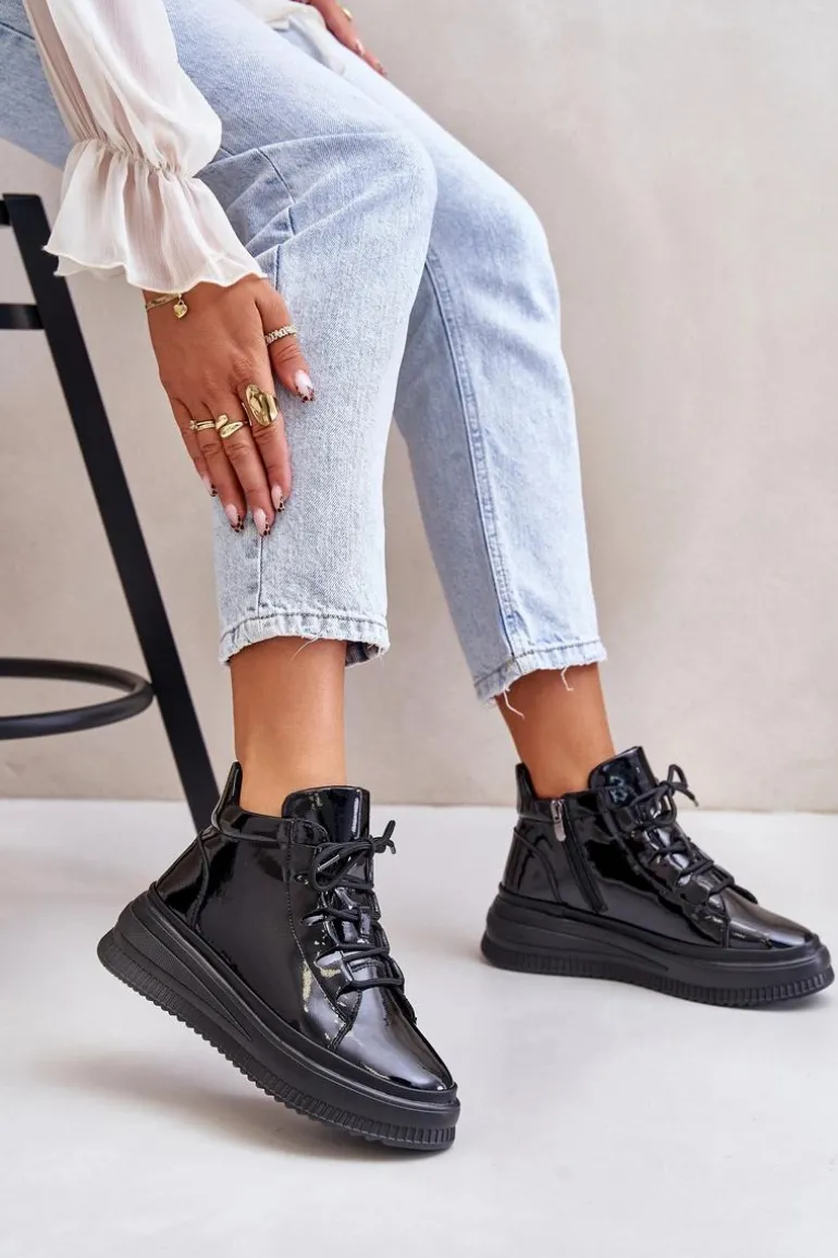 Lekkie Lakierowane Buty Sportowe Na Platformie Skóra Naturalna Artiker 55C1049 Czarne