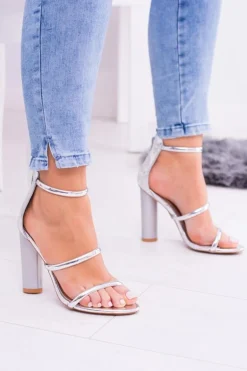 Lu Boo Srebrne Sandały Na Słupku Lissa