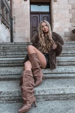 Marszczone Kozaki Na Szpilce Z Eko Zamszu Ocieplane Ciemnobeżowe Mavella