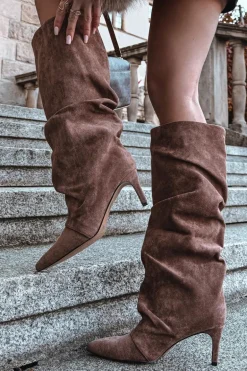 Marszczone Kozaki Na Szpilce Z Eko Zamszu Ocieplane Ciemnobeżowe Mavella