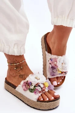 Materiałowe Klapki Z Kwiatami Białe Nessa