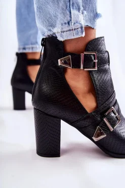 Modne Botki Na Słupku Z Wycięciami Czarne Suelo