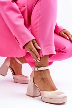 Modne Czółenka Na Masywnym Obcasie Beżowe Sandia