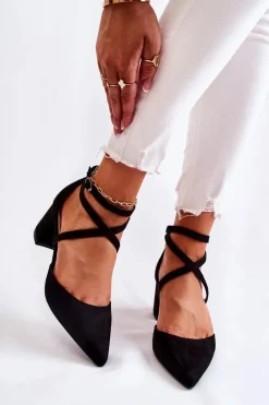 Modne Czółenka Na Niskim Słupku Czarne Crissa