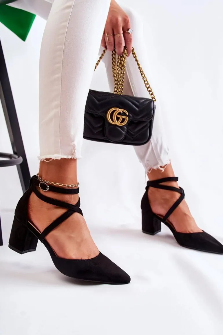 Modne Czółenka Na Niskim Słupku Czarne Crissa