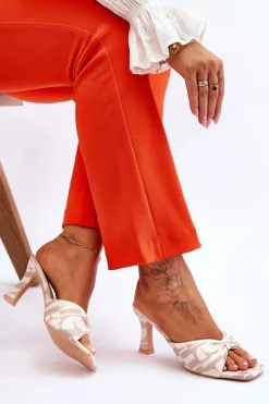 Modne Klapki Na Obcasie W Print Beżowe Floria