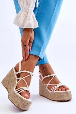 Modne Sandały Na Koturnie Z Plecionką Białe Nessia