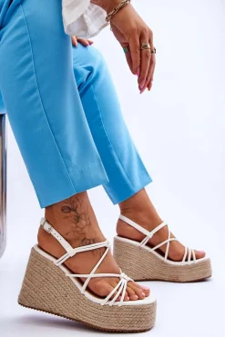 Modne Sandały Na Koturnie Z Plecionką Białe Nessia