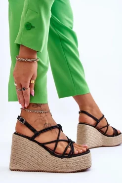 Modne Sandały Na Koturnie Z Plecionką Czarne Nessia