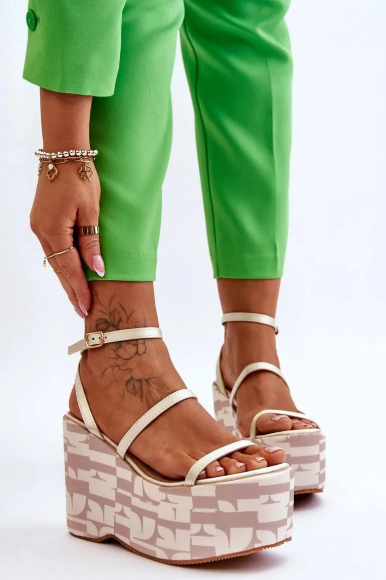 Modne Sandały Na Koturnie We Wzory Beżowe Claria