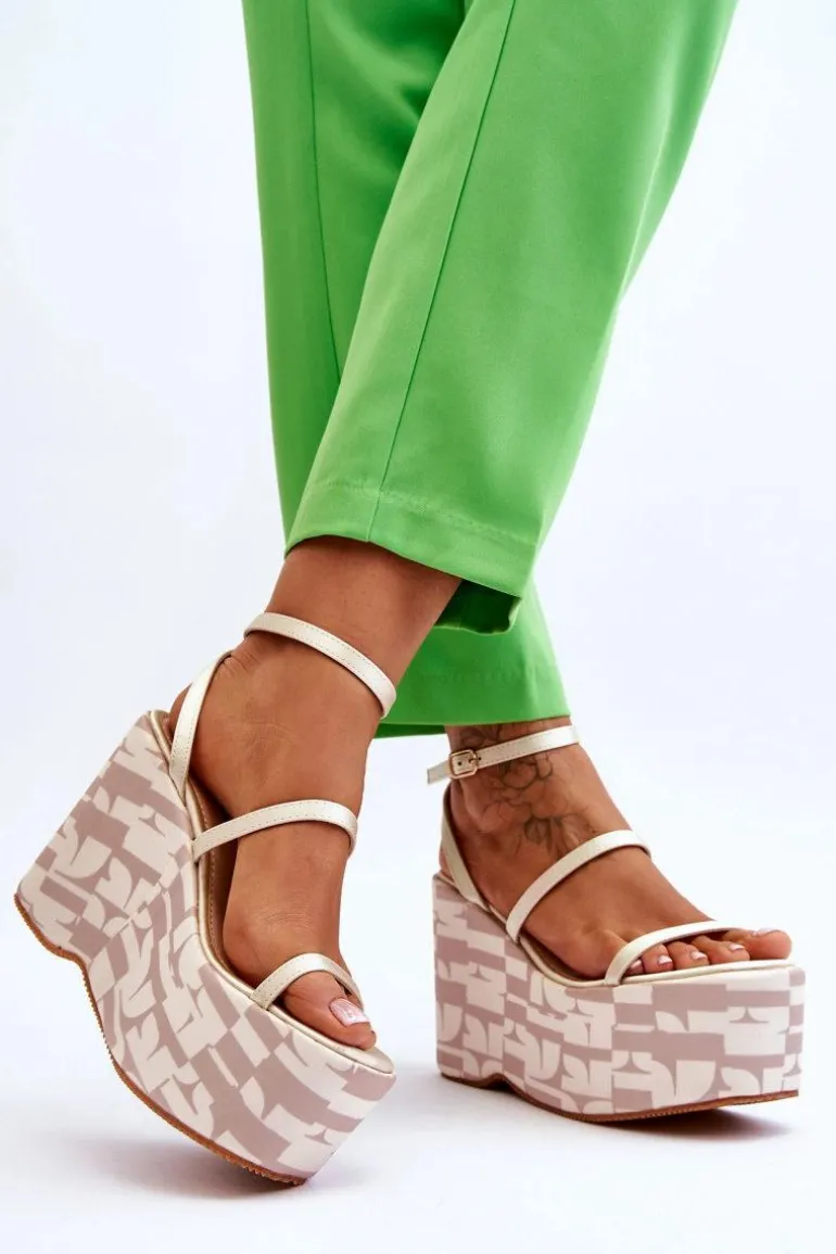 Modne Sandały Na Koturnie We Wzory Beżowe Claria