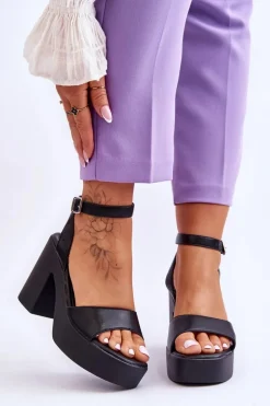 Modne Sandały Na Masywnym Obcasie Czarne Karmine