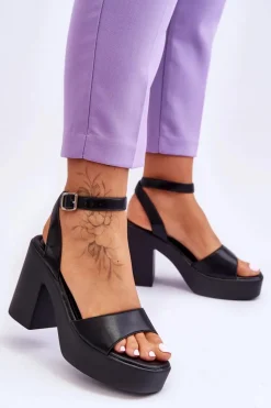 Modne Sandały Na Masywnym Obcasie Czarne Karmine