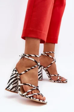 Modne Sandały Na Obcasie Biało-Czarne Josette