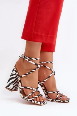 Modne Sandały Na Obcasie Biało-Czarne Josette