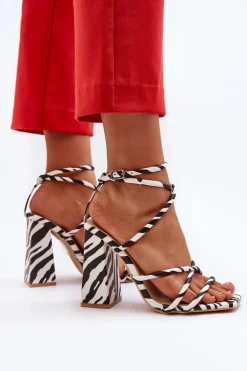 Modne Sandały Na Obcasie Biało-Czarne Josette