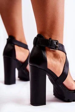 Modne Sandały Na Słupku Z Paskiem Czarne Rammis