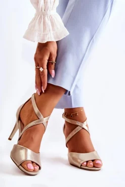 Modne Sandały Na Szpilce Błyszczące Złote Loressa