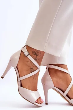 Modne Sandały Na Szpilce Lakierowane Beżowe Loressa