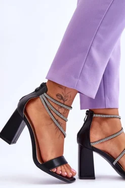 Modne Sandały Z Cyrkoniami Czarne Carma