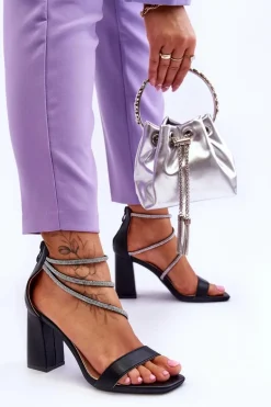 Modne Sandały Z Cyrkoniami Czarne Carma