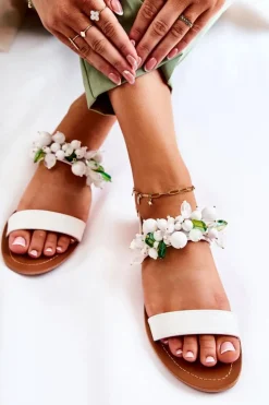 Modne Sandały Z Koralikami Białe Hally