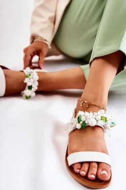 Modne Sandały Z Koralikami Białe Hally