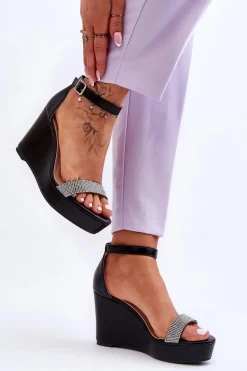 Modne Skórzane Sandały Na Koturnie Czarne Arwen