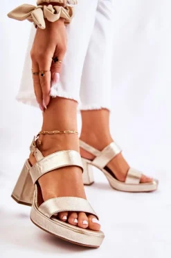 Modne Skórzane Sandały Na Obcasie Maciejka 05522-25 Złote