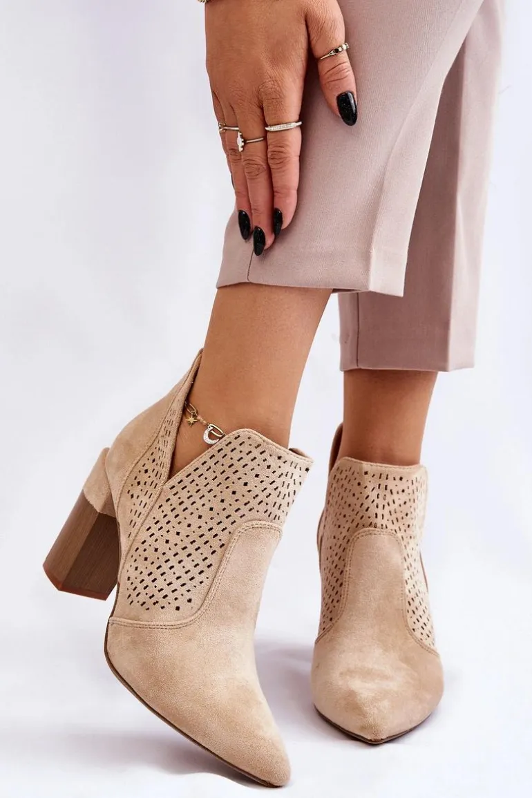 Modne Zamszowe Ażurowe Botki Na Obcasie Jasnobeżowe Genevi
